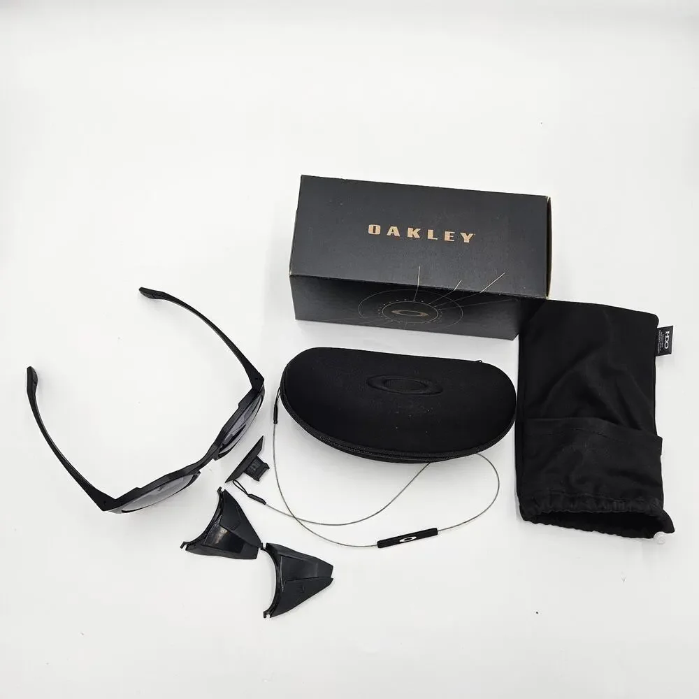 Oakley Clifden Sunglasses Prizm Black Polarized Lenses Side Shields Leash Bridge
